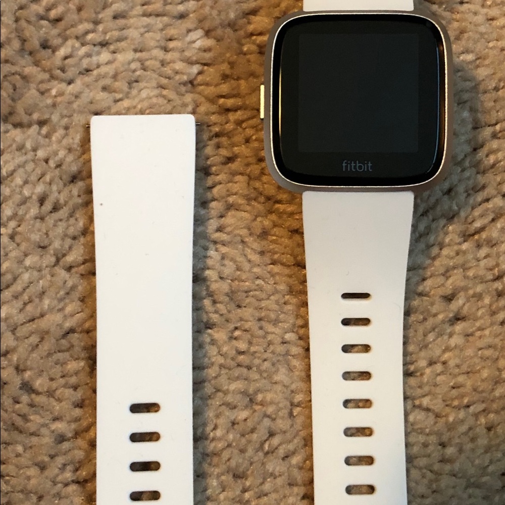 NWOT Fitbit Versa Lite